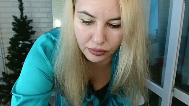 Passion-Blondy online show from December 18, 2025, 1:59 pm