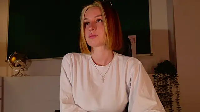 Snapshot of ClaireMathis chatting on July 25, 2026, 2:56 pm ClaireMathis online show from July 25, 2026, 2:56 pm