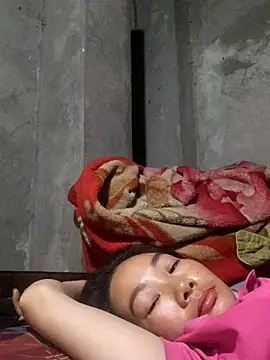 gio-thu online show from April 14, 2026, 9:09 pm