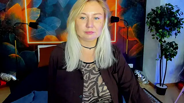 scent  of woman online show from May 28, 2026, 1:46 am