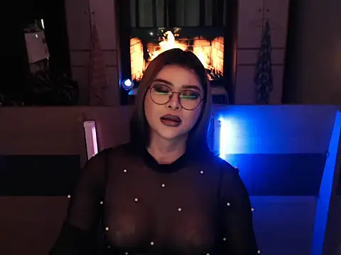 Snapshot of tyra_lurer chatting on October 15, 2025, 7:49 am tyra lurer online show from October 15, 2025, 7:49 am