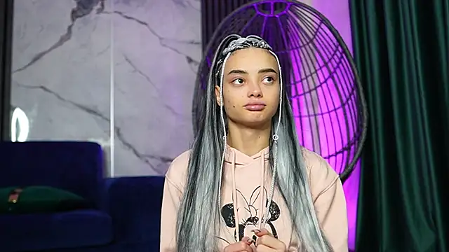 RachelRavee online show from October 26, 2025, 5:08 am