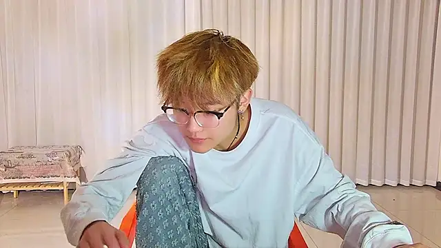 Snapshot of KK-cuteboy chatting on April 14, 2026, 6:24 pm KK-cuteboy online show from April 14, 2026, 6:24 pm