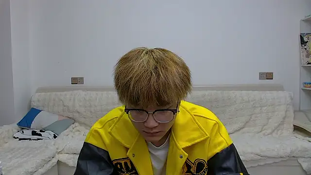 KK-cuteboy online show from February 20, 2026, 10:50 am