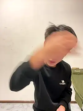 KK-cuteboy online show from November 10, 2025, 9:58 am