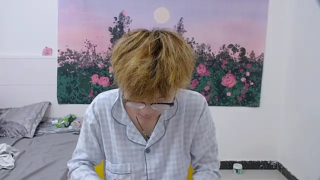 Snapshot of KK-cuteboy chatting on April 19, 2026, 4:13 am KK-cuteboy online show from April 19, 2026, 4:13 am