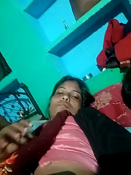 Snapshot of Miya_baby chatting on October 27, 2025, 6:31 pm Miya baby online show from October 27, 2025, 6:31 pm