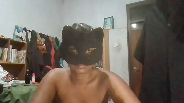 Nora-2003 online show from April 5, 2026, 4:35 pm