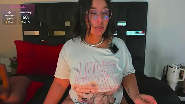 SussySunny  online show from February 11, 2026, 5:40 am