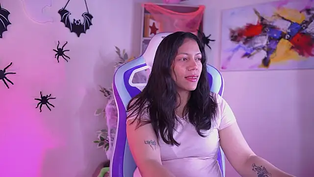 Snapshot of Cielo_Andrade chatting on October 20, 2025, 12:27 pm Cielo Andrade online show from October 20, 2025, 12:27 pm
