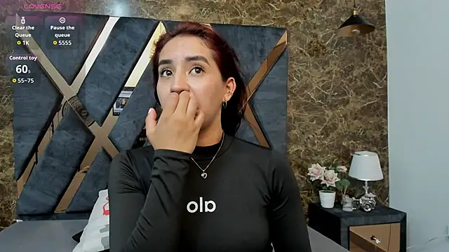 Vittoria Conti  online show from April 9, 2026, 5:19 pm