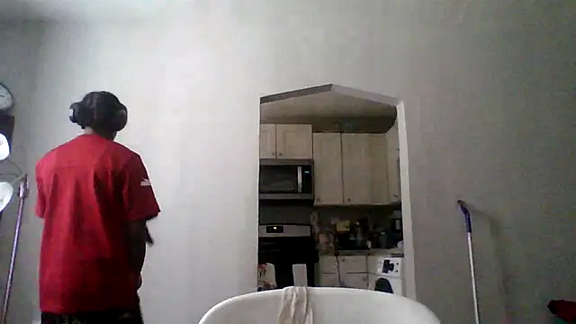 Snapshot of dezzidavill chatting on July 15, 2026, 2:13 pm dezzidavill online show from July 15, 2026, 2:13 pm