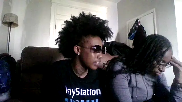 dezzidavill online show from March 18, 2026, 6:53 pm