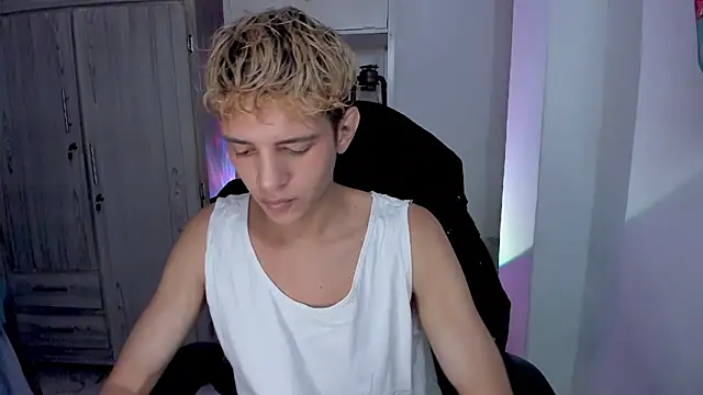 tylernova online show from January 13, 2026, 3:43 am