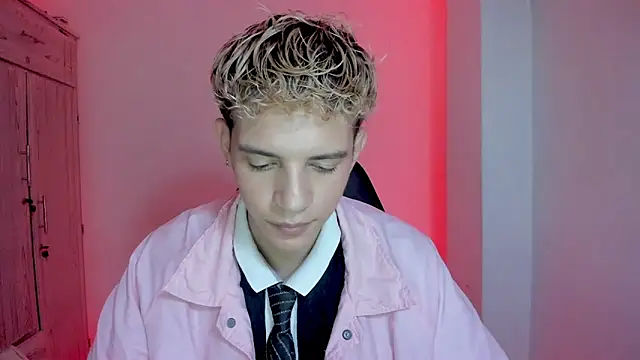 tylernova online show from February 4, 2026, 3:56 am