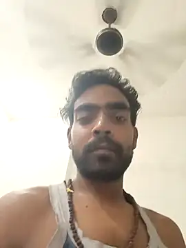 Snapshot of ShowedWringer chatting on July 27, 2026, 8:32 am ShowedWringer online show from July 27, 2026, 8:32 am