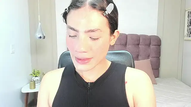 Snapshot of KassMonroe chatting on May 10, 2026, 12:53 pm KassMonroe online show from May 10, 2026, 12:53 pm
