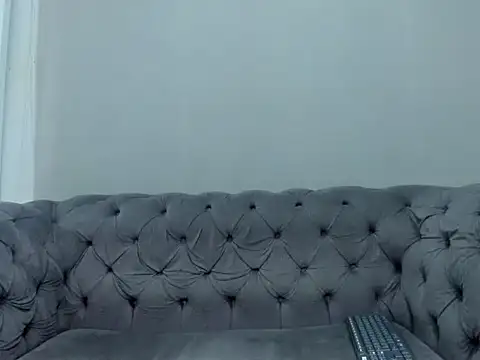 MorenitoDigno online show from November 5, 2025, 6:44 pm