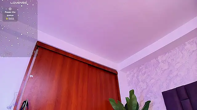 Snapshot of alexandralopez- chatting on November 26, 2025, 8:09 pm alexandralopez- online show from November 26, 2025, 8:09 pm