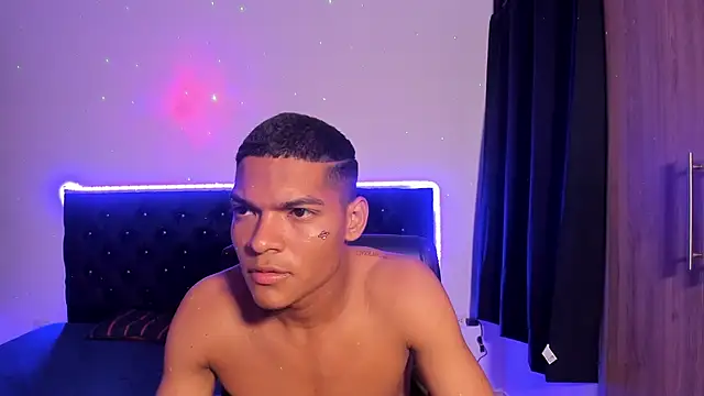 Snapshot of isaac_master77 chatting on October 9, 2025, 4:57 am isaac master77 online show from October 9, 2025, 4:57 am