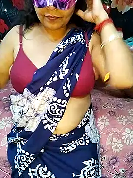 modhu82 online show from November 22, 2025, 6:40 pm