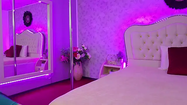 YaraXCox online show from February 25, 2026, 12:05 pm