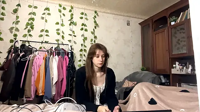 WildPeachh online show from November 28, 2025, 9:15 pm