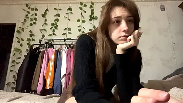 WildPeachh online show from December 4, 2025, 9:36 pm