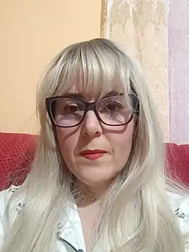 Amelialove42 online show from November 9, 2025, 5:39 pm