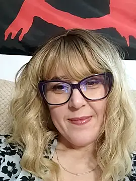 Amelialove42 online show from February 13, 2026, 7:25 pm