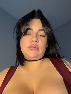 SwittieKendra online show from November 18, 2025, 6:50 am