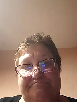 Snapshot of Katherine735 chatting on March 31, 2026, 10:45 pm Katherine735 online show from March 31, 2026, 10:45 pm