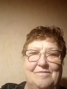 Snapshot of Katherine735 chatting on April 19, 2026, 2:01 am Katherine735 online show from April 19, 2026, 2:01 am