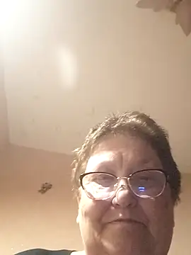 Snapshot of Katherine735 chatting on April 7, 2026, 8:54 pm Katherine735 online show from April 7, 2026, 8:54 pm