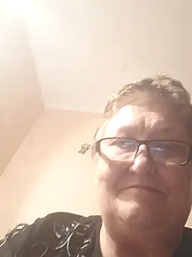 Snapshot of Katherine735 chatting on March 6, 2026, 10:27 pm Katherine735 online show from March 6, 2026, 10:27 pm