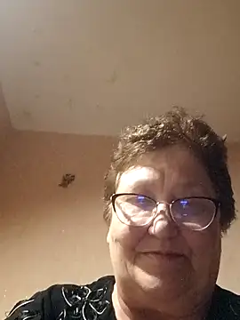 Snapshot of Katherine735 chatting on May 8, 2026, 9:29 pm Katherine735 online show from May 8, 2026, 9:29 pm