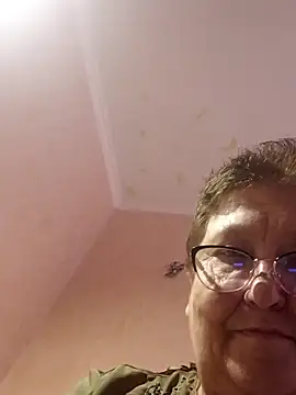 Snapshot of Katherine735 chatting on April 2, 2026, 9:49 am Katherine735 online show from April 2, 2026, 9:49 am