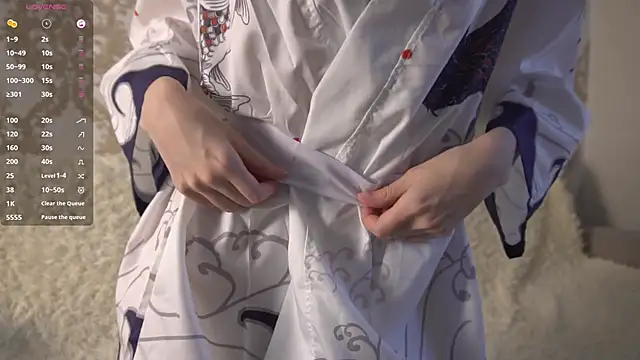 Snapshot of summer_flame chatting on October 28, 2025, 9:19 am summer flame online show from October 28, 2025, 9:19 am