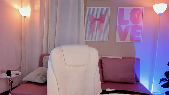 MarianaaDooll online show from March 4, 2026, 12:13 pm