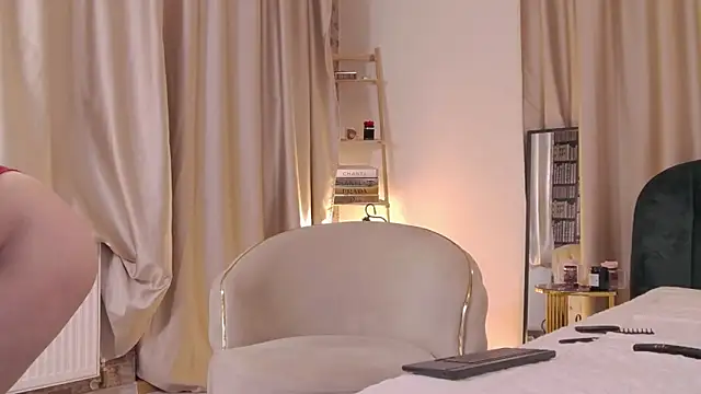 OliviaCart online show from November 1, 2025, 7:19 pm