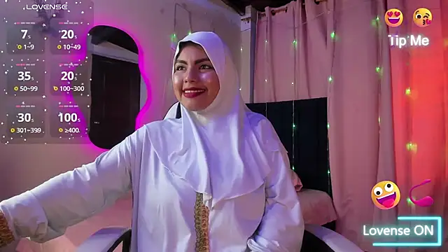 Snapshot of SamiraAlabi chatting on October 13, 2025, 12:40 pm SamiraAlabi online show from October 13, 2025, 12:40 pm