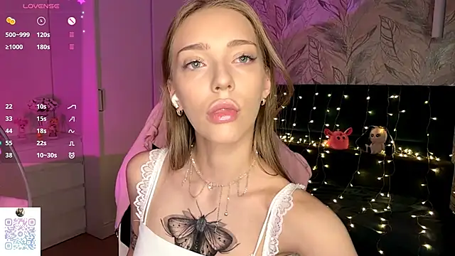 EvaPeace online show from November 30, 2025, 7:25 pm