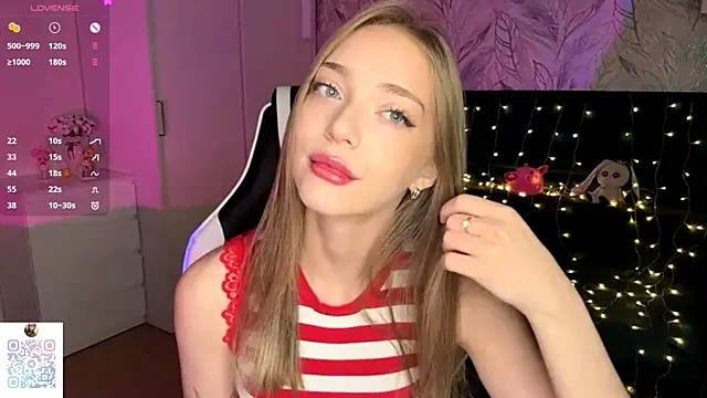 EvaPeace online show from December 2, 2025, 7:15 pm