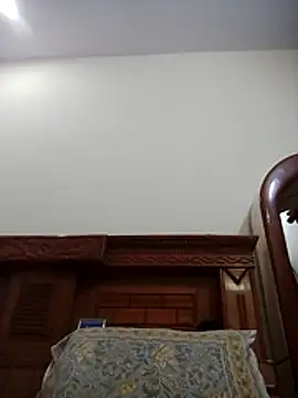 Honey-26 online show from April 18, 2026, 6:38 am