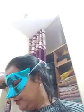 Honey-26 online show from December 15, 2025, 1:50 pm