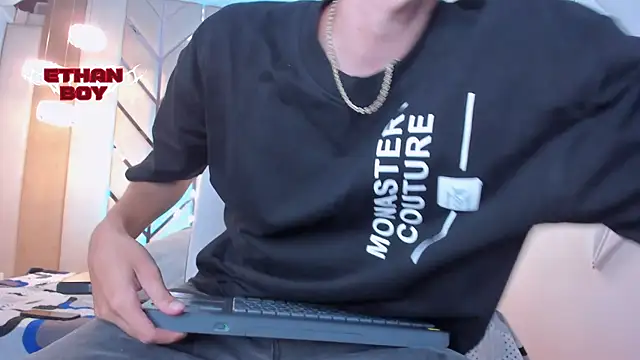 Snapshot of Ethan_Boy_ chatting on February 16, 2026, 8:29 pm Ethan Boy online show from February 16, 2026, 8:29 pm