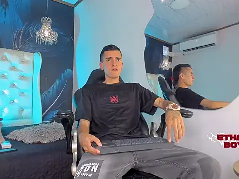 Snapshot of Ethan_Boy_ chatting on February 10, 2026, 8:19 pm Ethan Boy online show from February 10, 2026, 8:19 pm