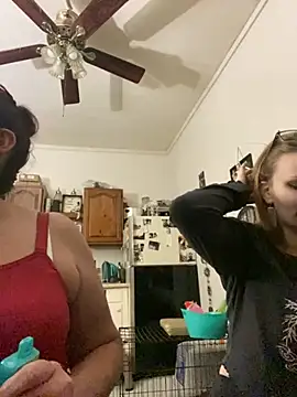 Snapshot of EdNEmSexyBlend chatting on October 17, 2025, 12:36 am EdNEmSexyBlend online show from October 17, 2025, 12:36 am