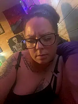 Snapshot of EdNEmSexyBlend chatting on October 21, 2025, 5:40 am EdNEmSexyBlend online show from October 21, 2025, 5:40 am