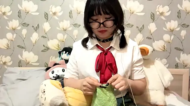 YunaMuse online show from October 15, 2025, 7:44 pm